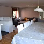Amplio Con Piscina En Llivia