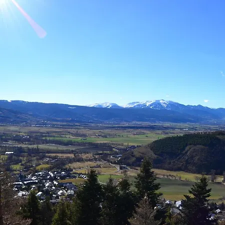 Amplio Con Piscina En