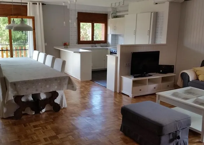 Amplio Con Piscina En